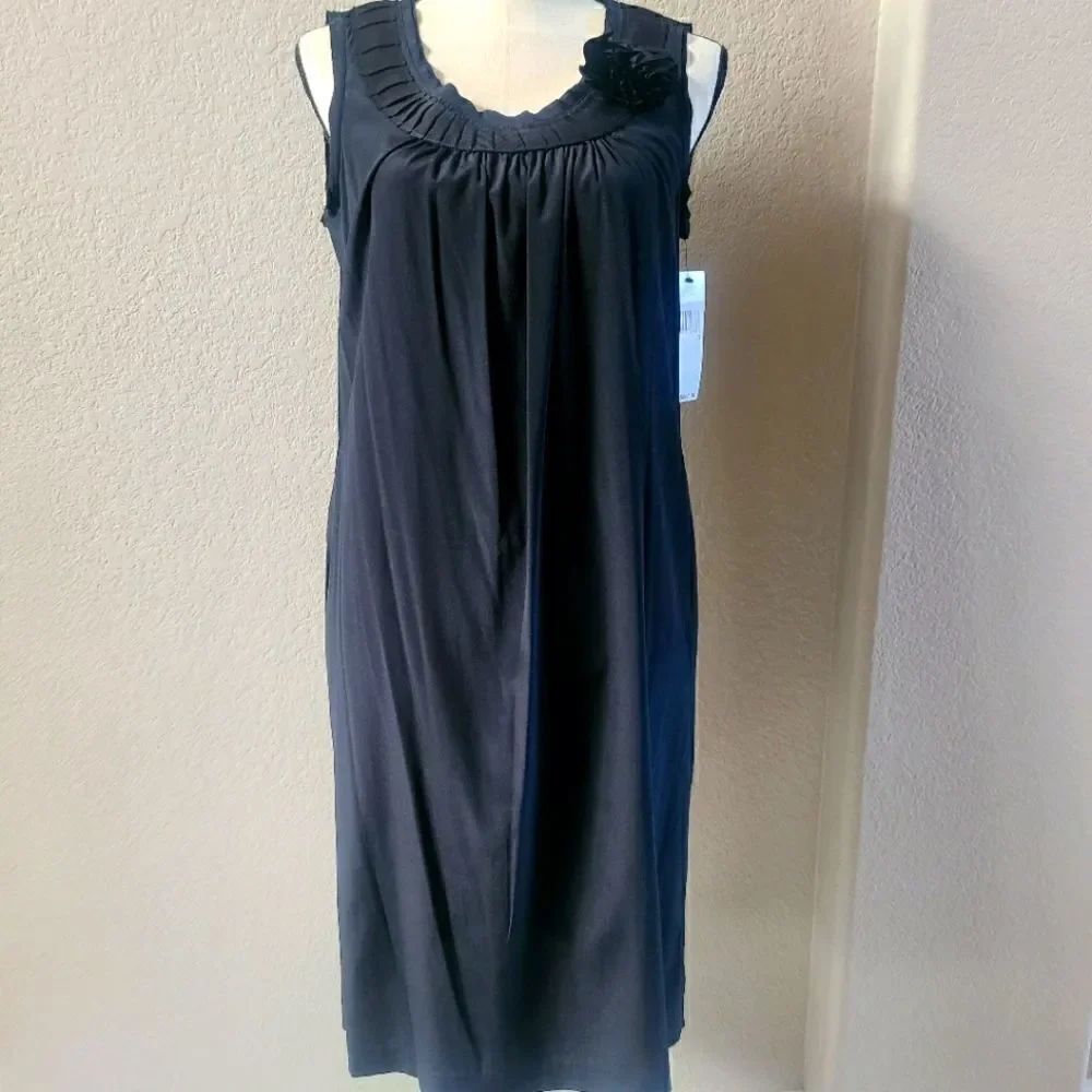 DKNY Silk Dress with Flower brooch size S 4 6